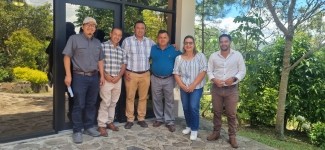 Strengthening coffee farmers in Honduras: New partnerships with Molina de Honduras and COMSA